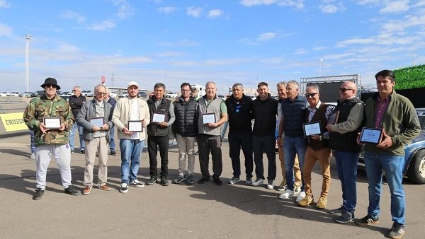 El TN y el Turismo Carretera 2000, brindaron espectáculo en el Villicum