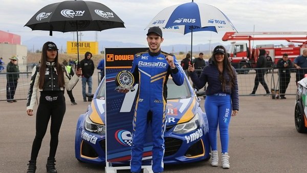 El TN y el Turismo Carretera 2000, brindaron espectáculo en el Villicum